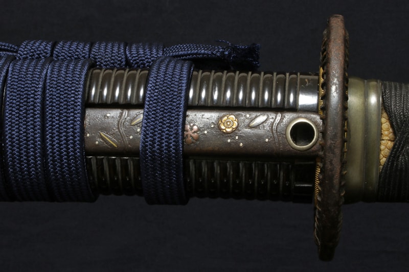 大小 保存刀剣 無銘金房 二尺二寸八分 打刀拵、白鞘付 特別保存刀剣 肥前守藤原鎮忠 一尺五寸三分 打刀拵、白鞘付 - Photo 30