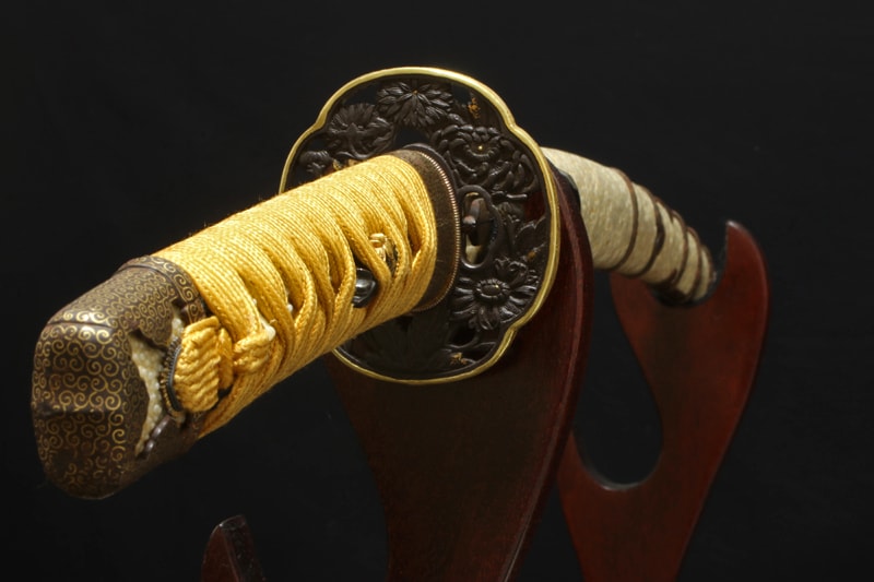 大小 特別保存刀剣 無銘伝了戒久信 二尺二寸九分 打刀拵入 特別保存刀剣 一貫斎義弘 一尺五寸四分 打刀拵入 - Photo 22