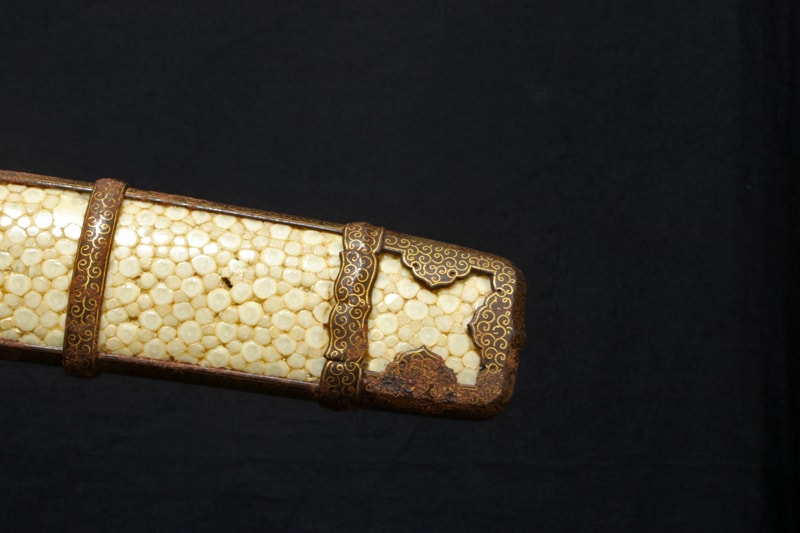 大小 特別保存刀剣 無銘伝了戒久信 二尺二寸九分 打刀拵入 特別保存刀剣 一貫斎義弘 一尺五寸四分 打刀拵入 - Photo 36