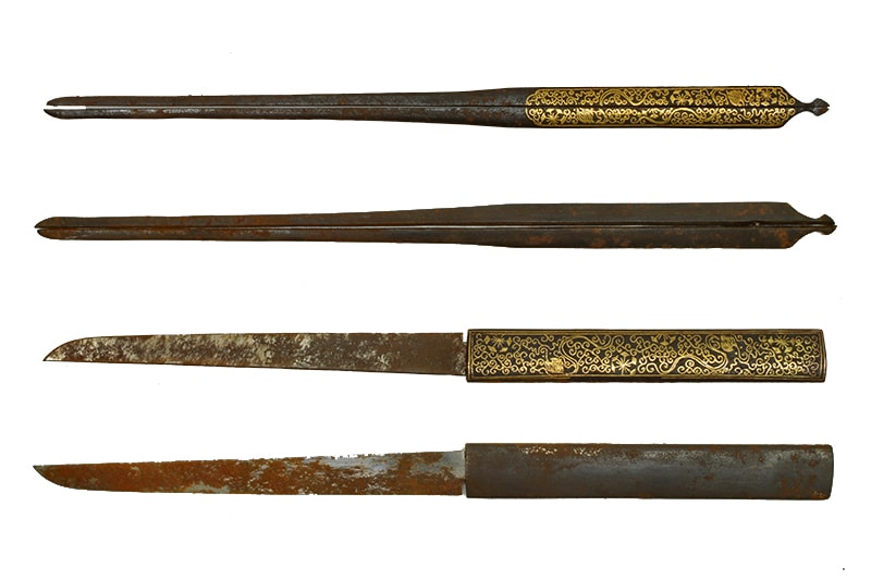 大小 特別保存刀剣 無銘伝了戒久信 二尺二寸九分 打刀拵入 特別保存刀剣 一貫斎義弘 一尺五寸四分 打刀拵入 - Photo 40