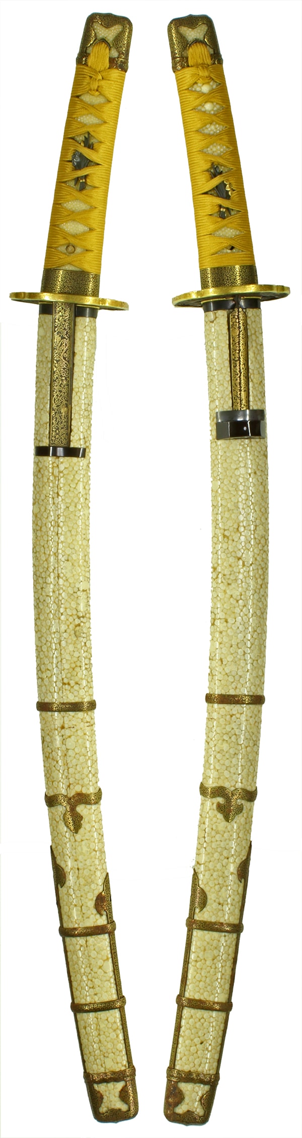 大小 特別保存刀剣 無銘伝了戒久信 二尺二寸九分 打刀拵入 特別保存刀剣 一貫斎義弘 一尺五寸四分 打刀拵入 - Photo 26