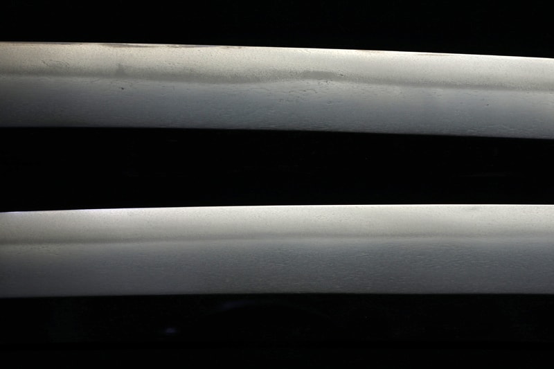 特別保存刀剣 肥前国河内守藤原正広 二尺三寸二分、一尺八寸二分 赤銅金具拵付、白鞘付 - Photo 26