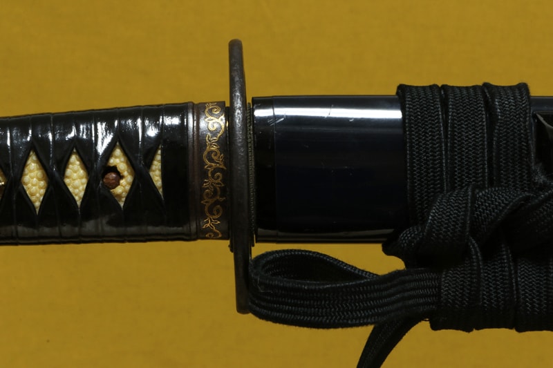 (01-2222) 現代刀 三河國住藤原元久作 二尺三寸六分 打刀拵入 - Photo 10