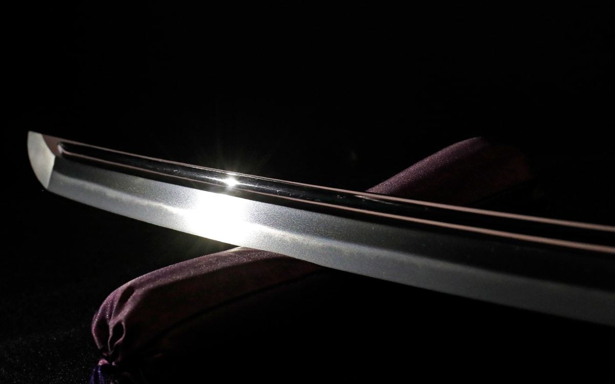 Katana by 4th Generation Yasutsugu in Solid silver koshirae - Photo 26
