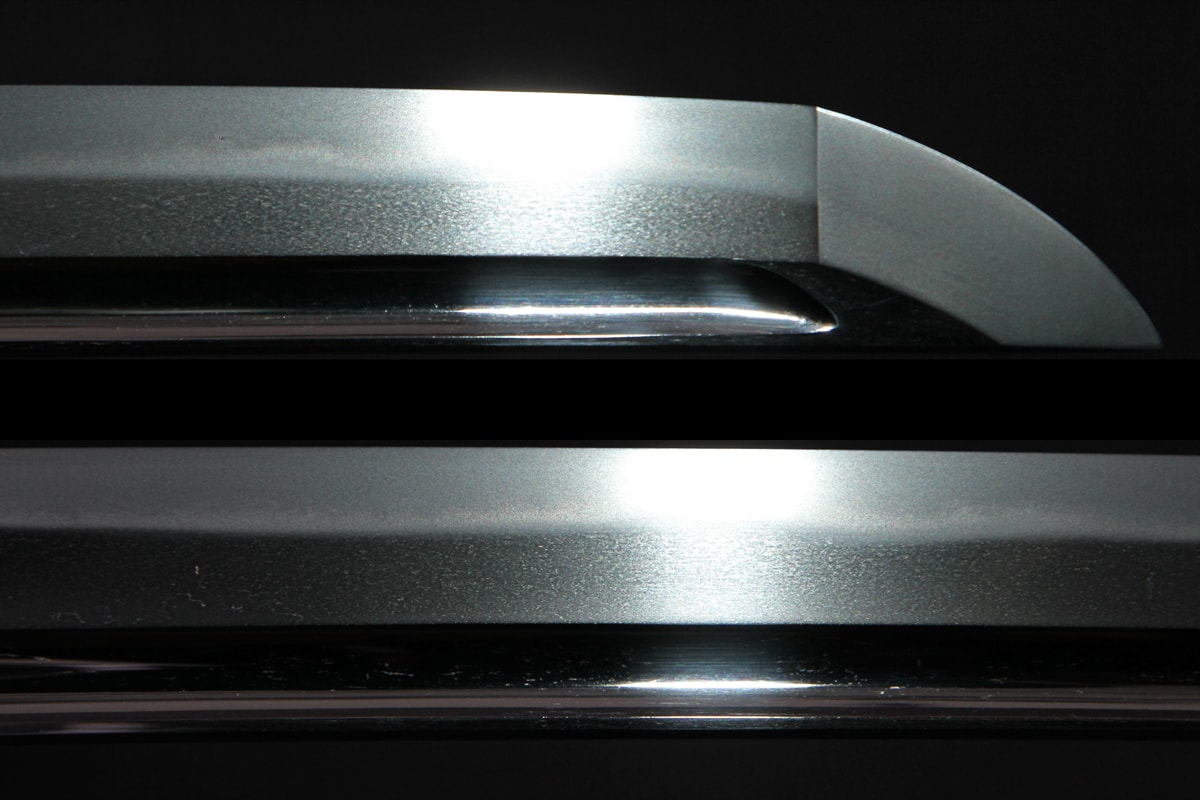 Katana by 4th Generation Yasutsugu in Solid silver koshirae - Photo 25