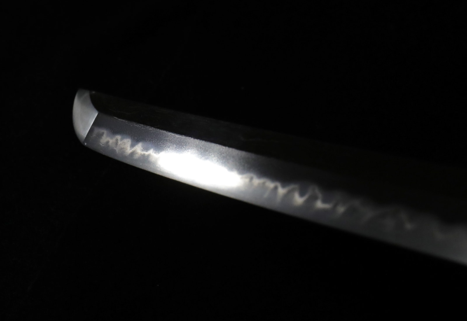 Katana by Chikuzen Yoshitsugu in Edo mounts - Photo 35