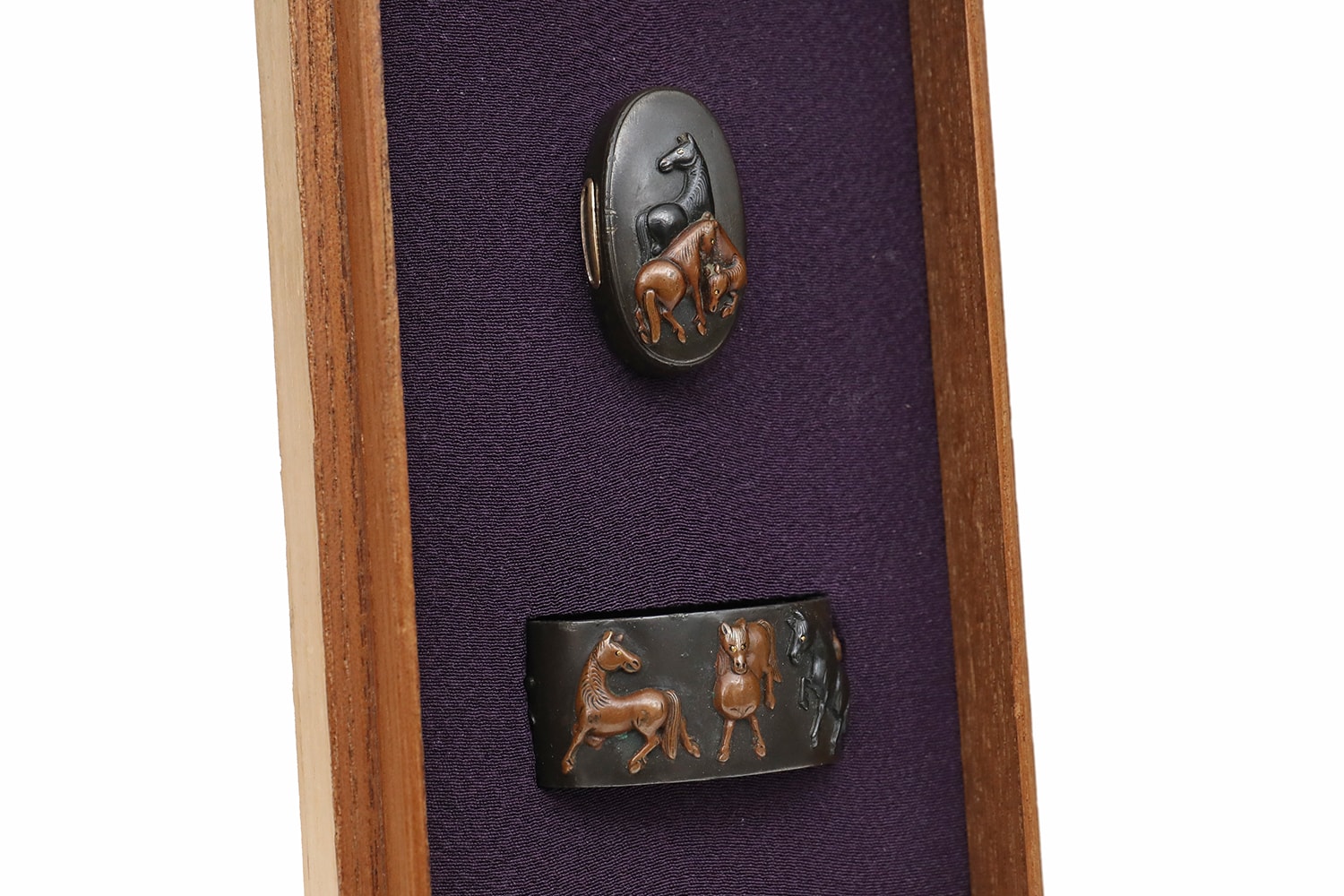 Horse Fuchi Kashira by Goto Yoshinaga - Photo 5