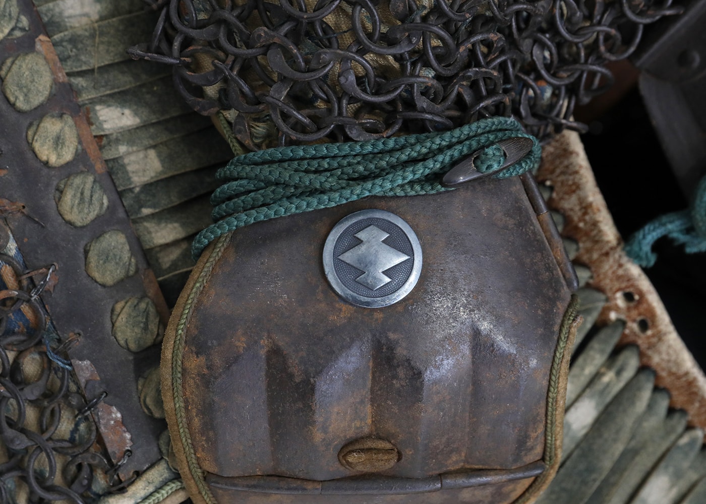 Exceptional Edo Period complete Russet Iron Myochin Yoroi - Photo 28