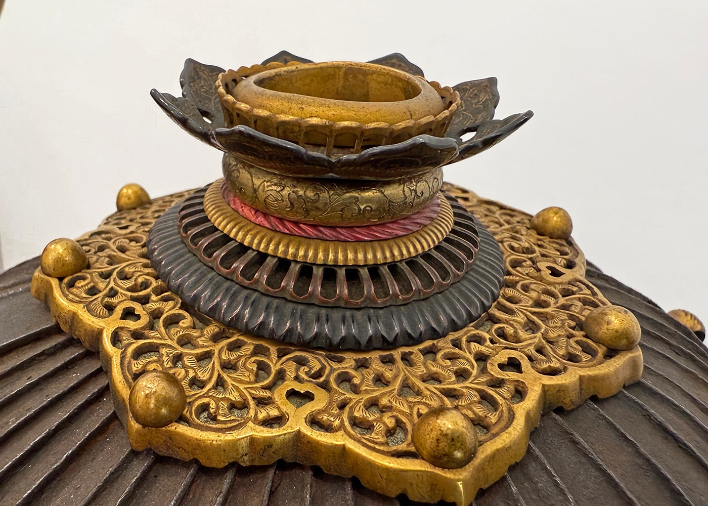 A very fine Early Myochin kabuto of early 16th century work - Photo 17