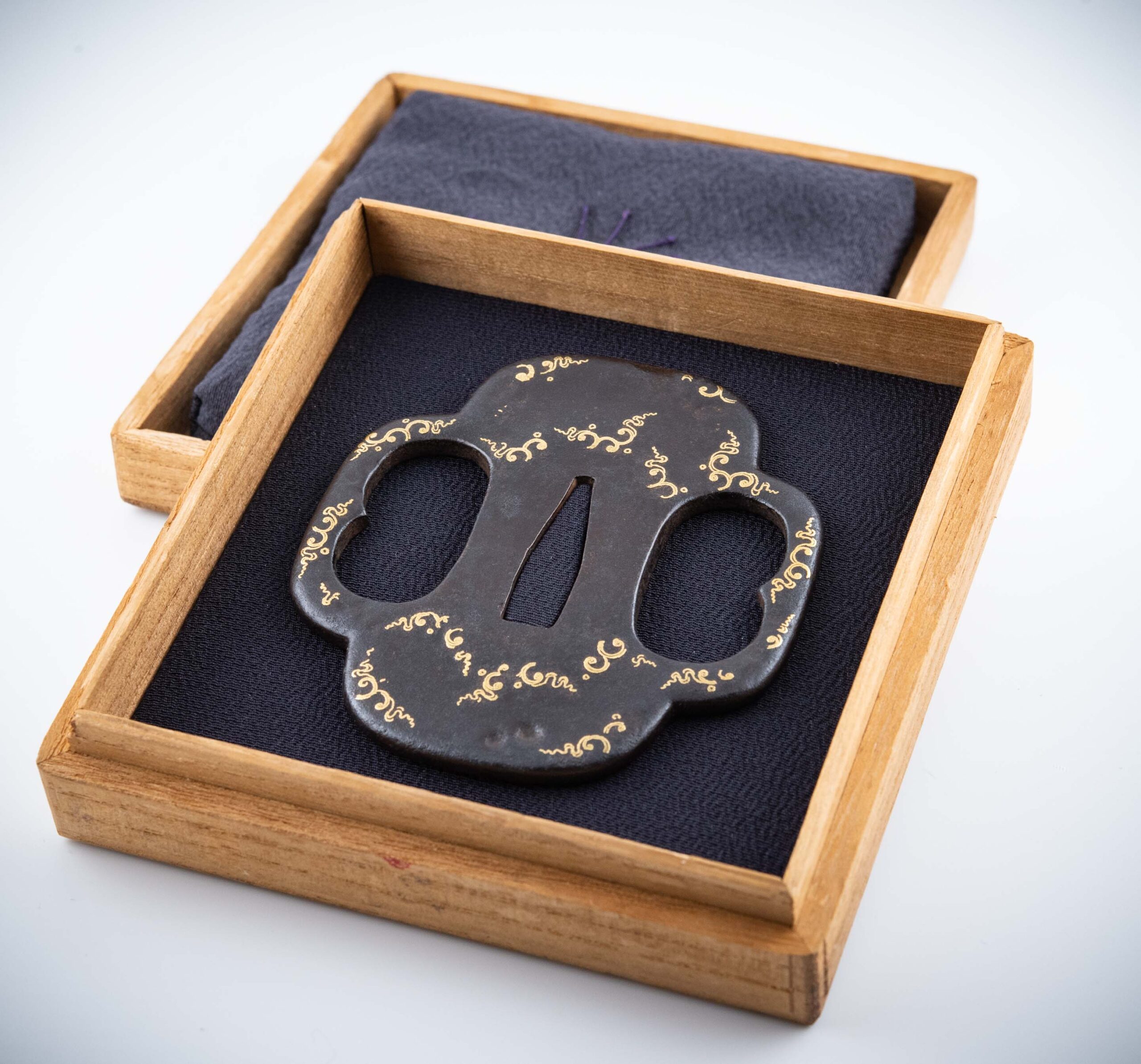 Tsuba, Higo Suwa Ikuhei, Karakusa - Photo 2