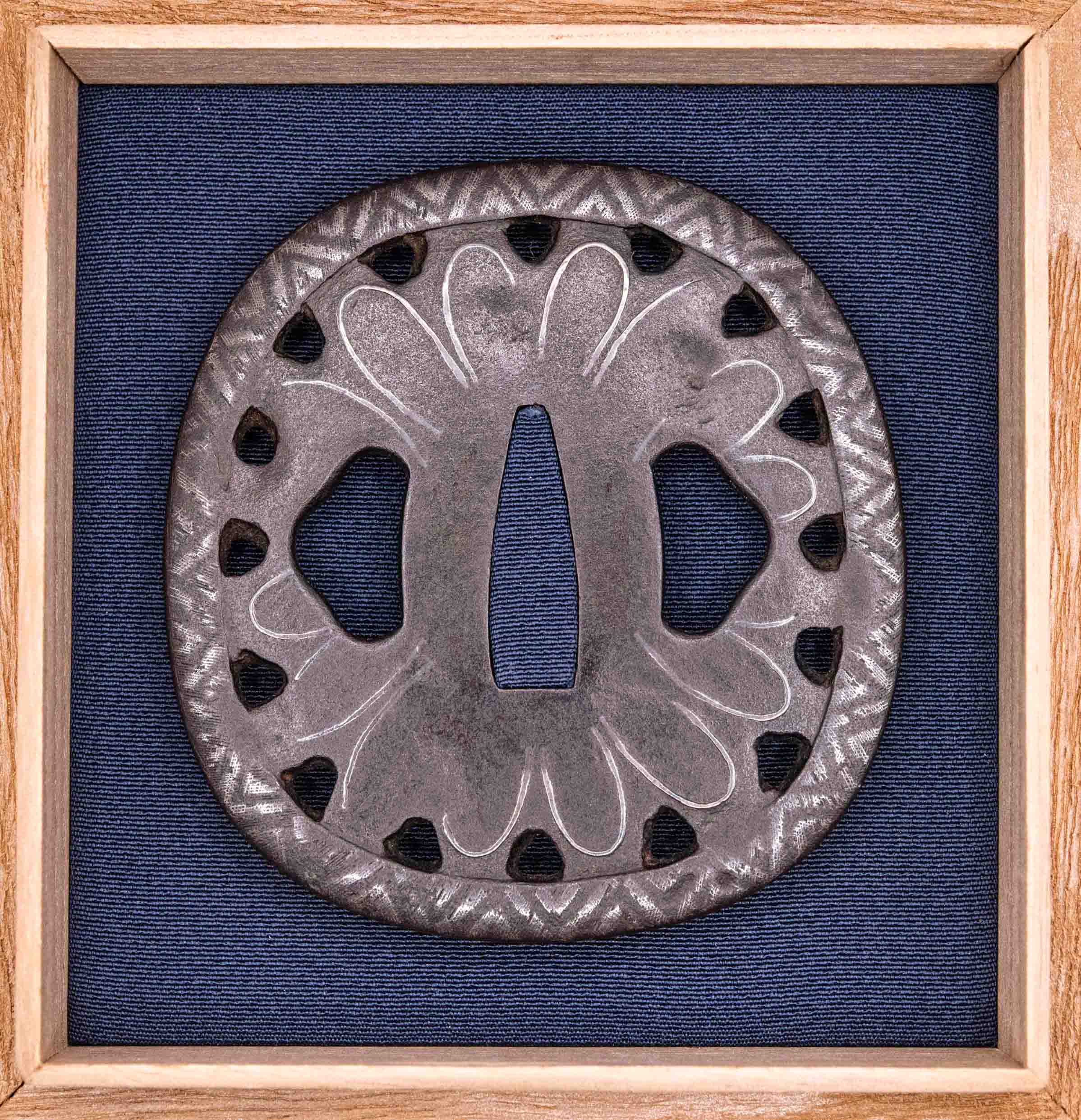 Tsuba, Higo Jingo, Kiku - Photo 3
