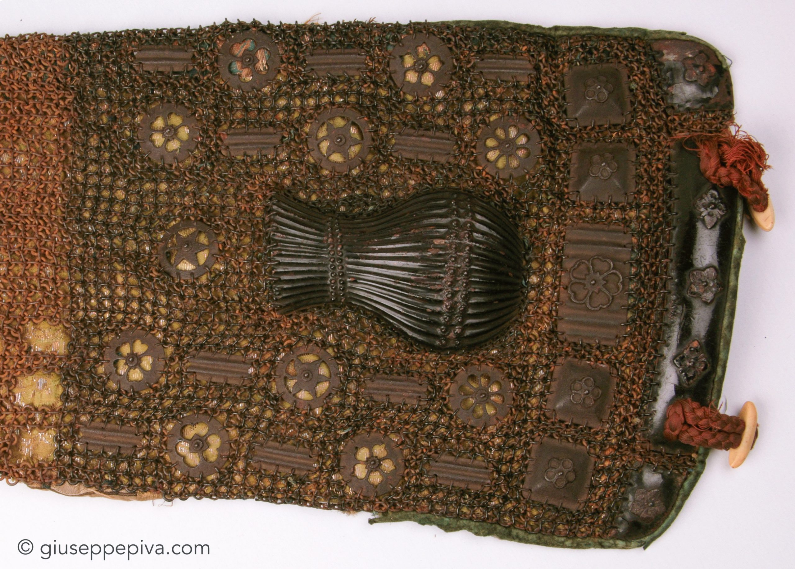 Ni mai dō tosei gusoku – Samurai armor, Momoyama-Edo period - Photo 8