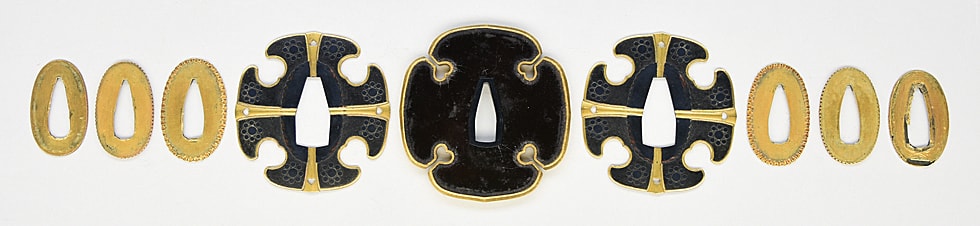 金梨地桐桜紋散金蒔絵長覆輪鞘肥後糸巻太刀拵 (第46回重要刀装具) - Photo 14