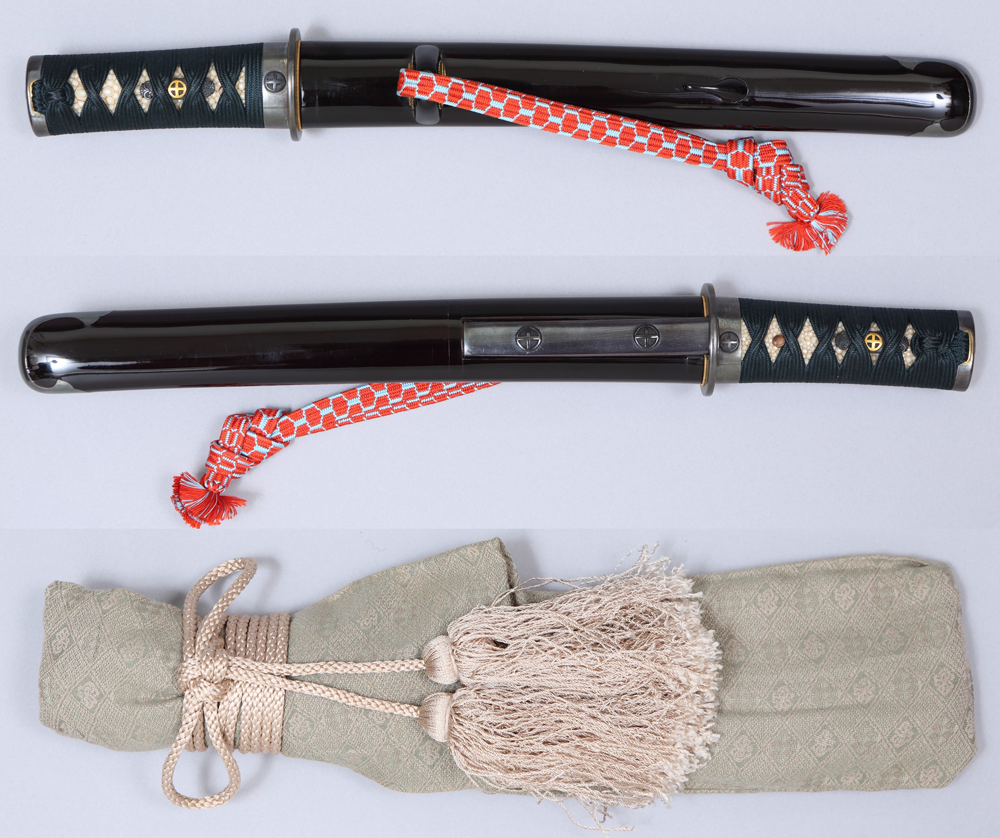 短刀 白鞘入り 拵付き - Photo 2