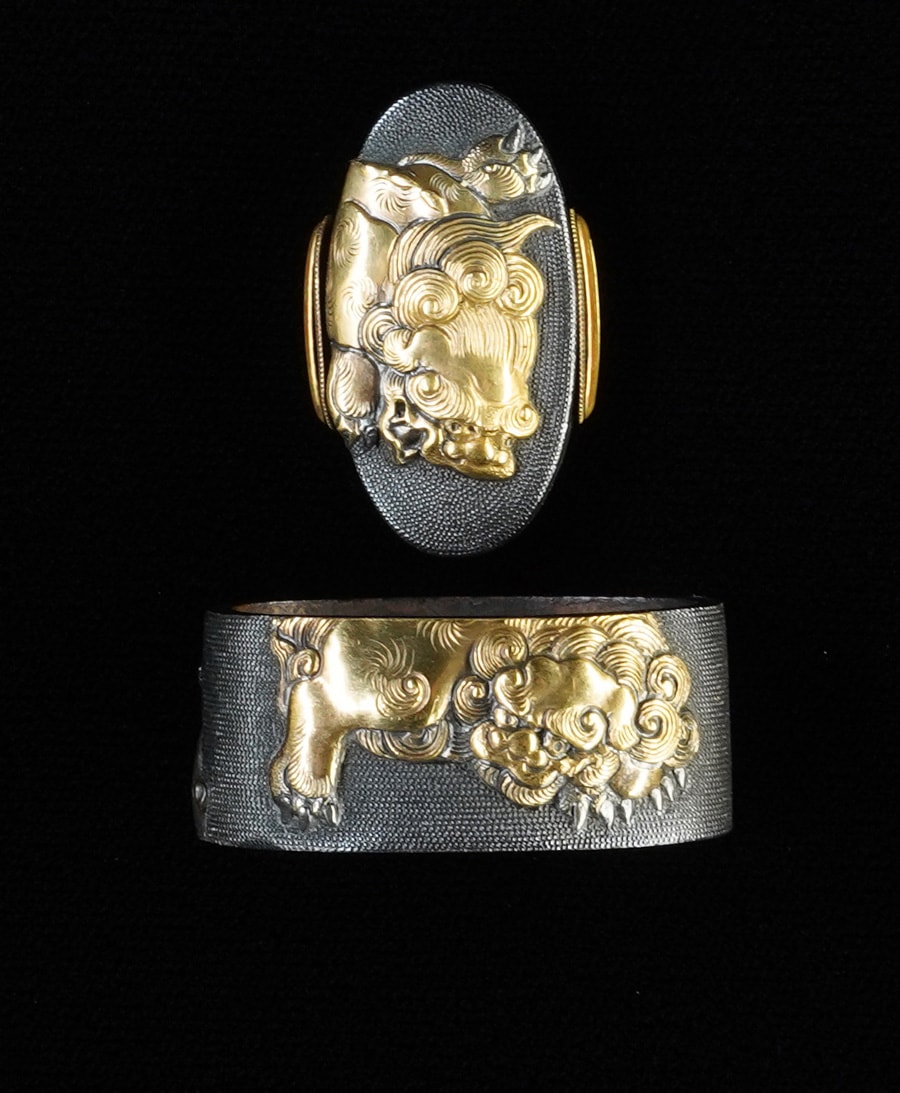 縁頭 : 牡丹獅子図 銘 房高