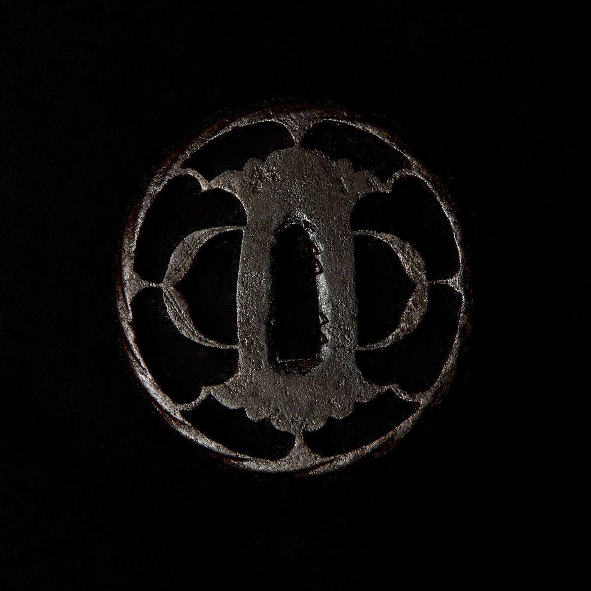 03-466鉄透かし鍔