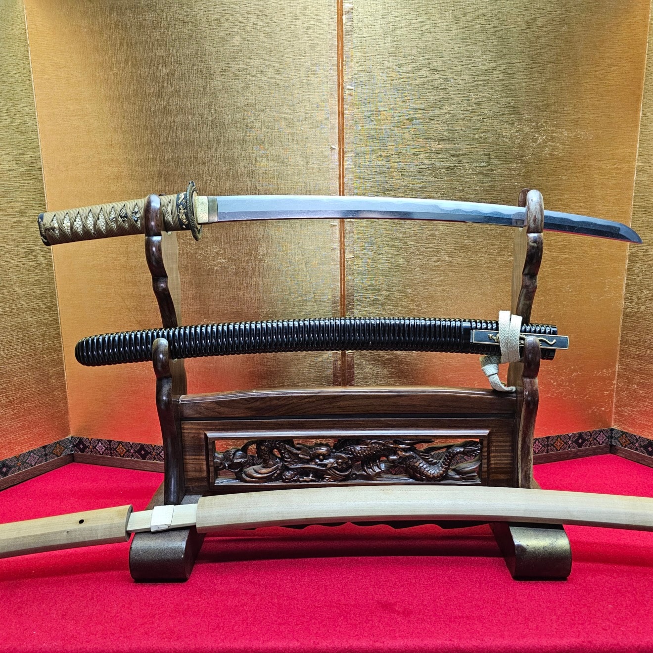 02-3205 【特別保存刀剣】菊紋 伊賀守藤原金道 三代 (Kikumon) Iga-no-kami Fujiwara Kinmichi(3rd generation) 日本鍛冶宗匠 脇差 Wakizasi