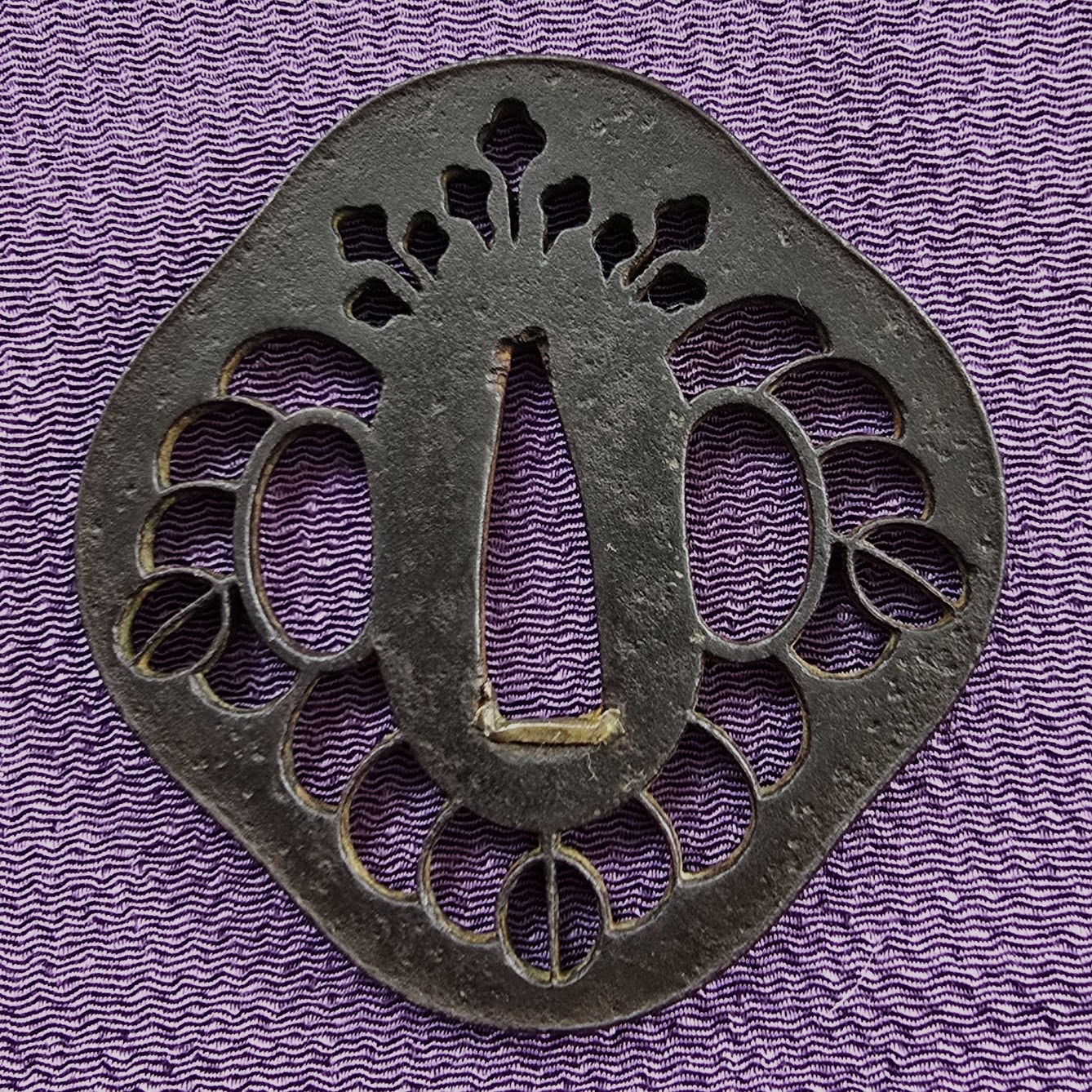 Fsk#64 Kiri mon motif Iron Tsuba