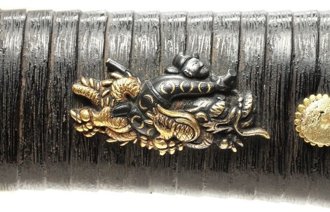 Koshirae - 黒漆塗細刻鞘合口脇差拵