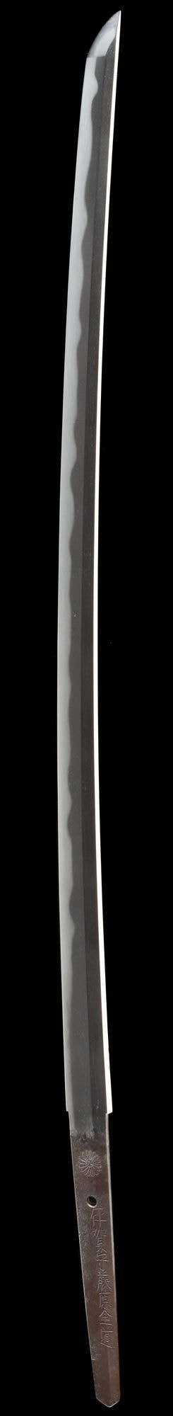 刀 銘 (菊紋)伊賀守藤原金道 日本鍛冶惣匠(業物) Katana: Signed. (Kiku mon) Iga no kami Fujiwara no KINMICHI Nihon kaji sosho (Wazamono)