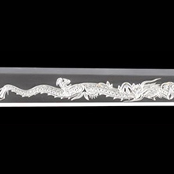 銘 日本重要無形文化財龍泉貞次彫同作(花押) 皇孫御守刀以余鉄 昭和四十一年八月吉日