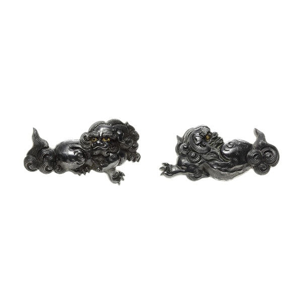 獅子図目貫 割際端銘 英・満(大森英満)目貫英満