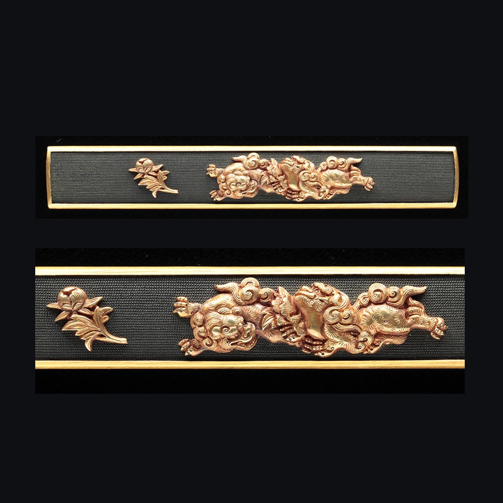 獅子牡丹図小柄 銘 菊岡沾遊光利(花押)小柄光利