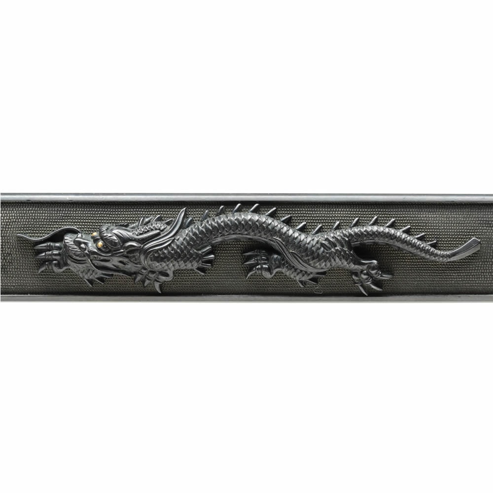 Kozuka - Tokuho - by Kikuoka Mitsumasa - Kozuka with Crawling Dragon Design, Signed Kikuoka Mitsumasa (with Kao)
