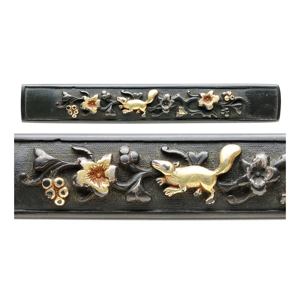 Kozuka - Tokuho - by Ko-Mino School - Kozuka with Grapes and Squirrels Design, Mumei, Ko-Mino