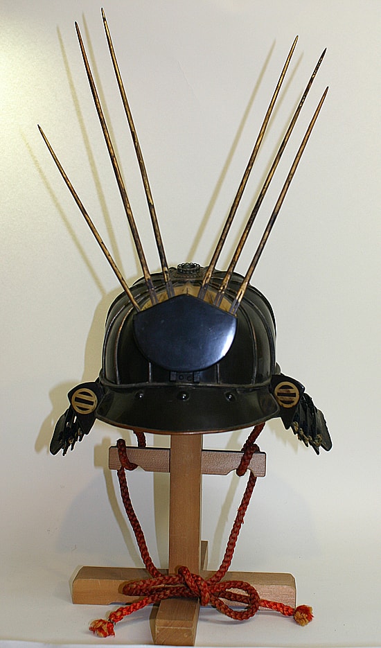 鉄黒漆塗総覆輪阿古陀形兜 Akoda nari Kabuto
