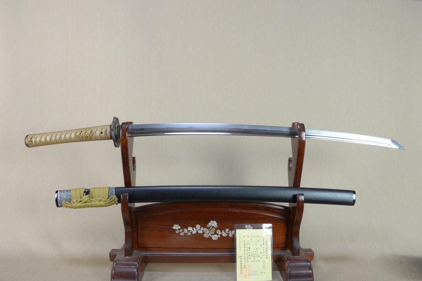 【超軽量バランス良く、樋鳴り良い一振り】「兼成」71.5cm 、鑑賞に・居合・試斬刀として!!!