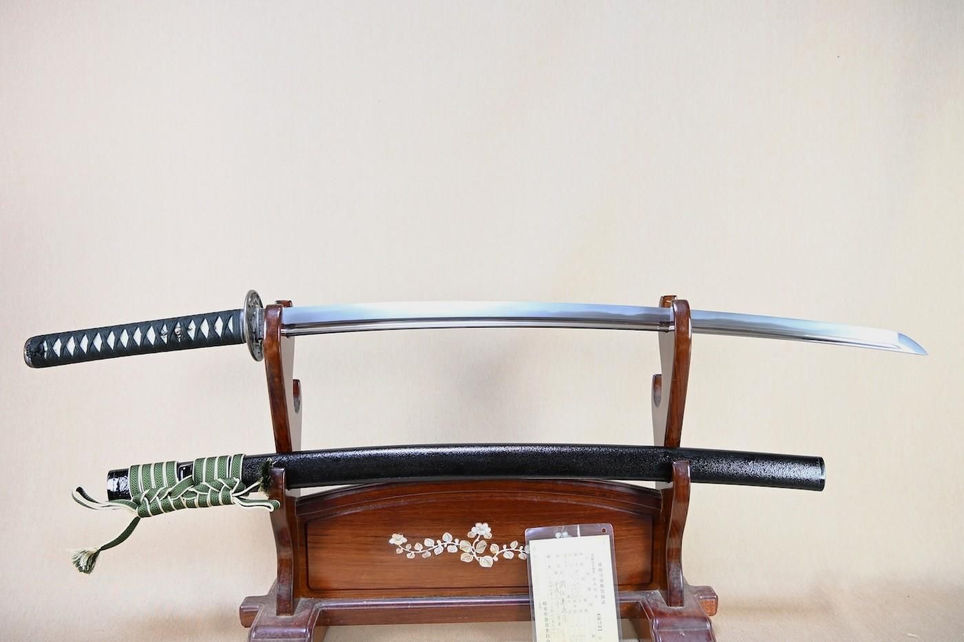 【超軽量、樋鳴り良く、居合形にお薦めな一振】「兼道」71.0cm 、鑑賞に・居合・試斬刀として!!!