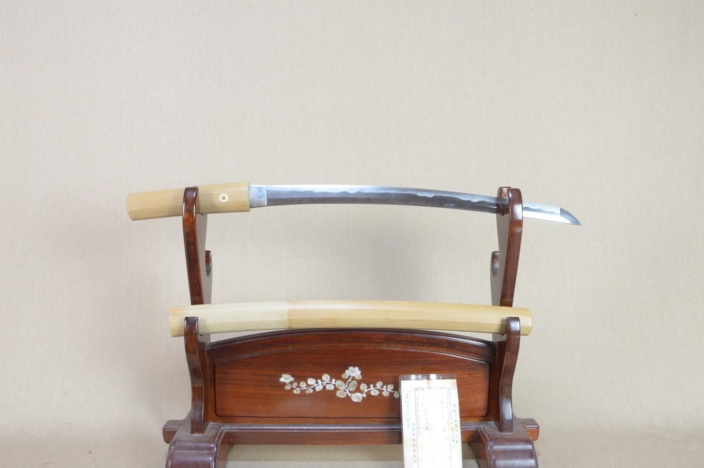 【激しく乱れた美しい刃文と抜群な斬れ味】「興國」44.5cm 、鑑賞に・拵を付け居合・試斬刀として!!!