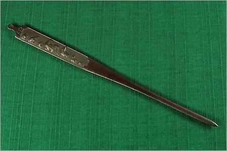 Kogai - Iron Kogai with Chickens Design