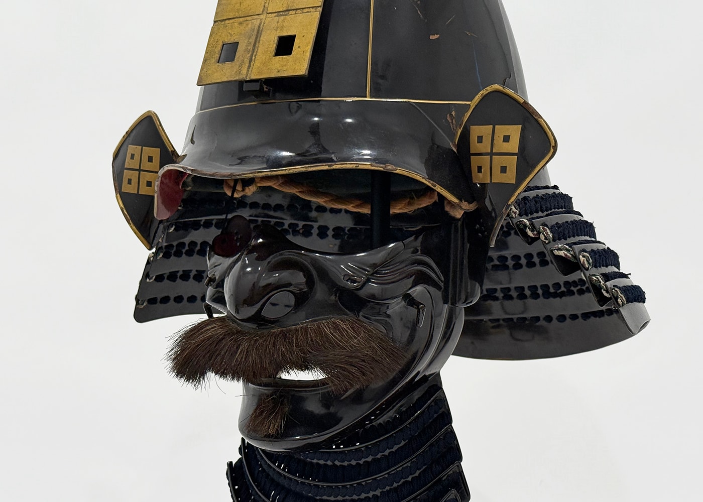 Shinominari Kabuto & menpo set with Amago clan kamon