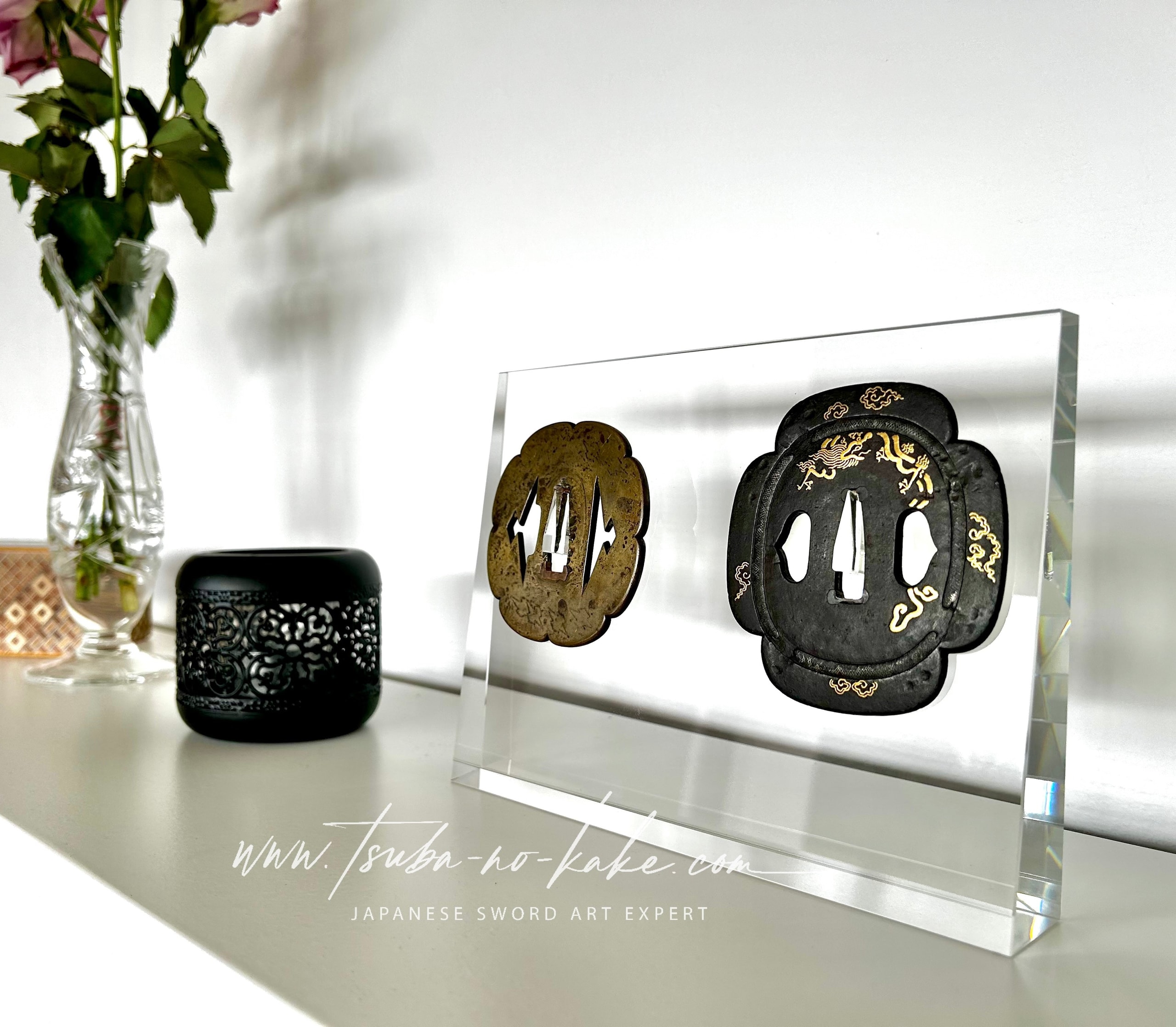 Stand - Daisho Tsuba Stand Glass