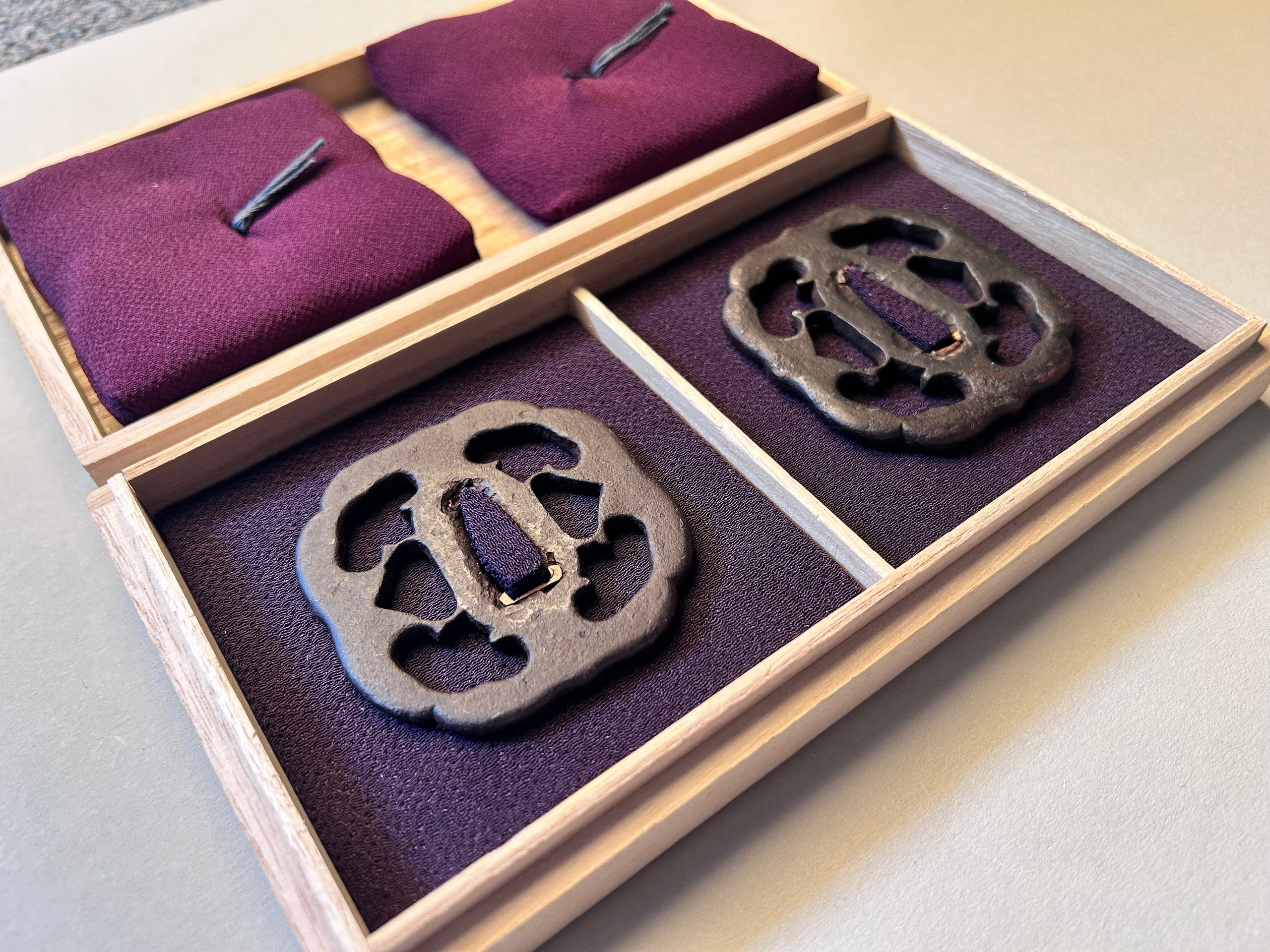 Tsuba - 作 永次 - 肥後三代清水甚五 鍔大小一対