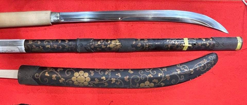 Tsuguhira Naginata with original Koshirae