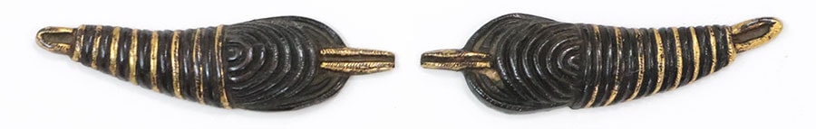 m-212 目貫 貝の図 赤銅地金色絵