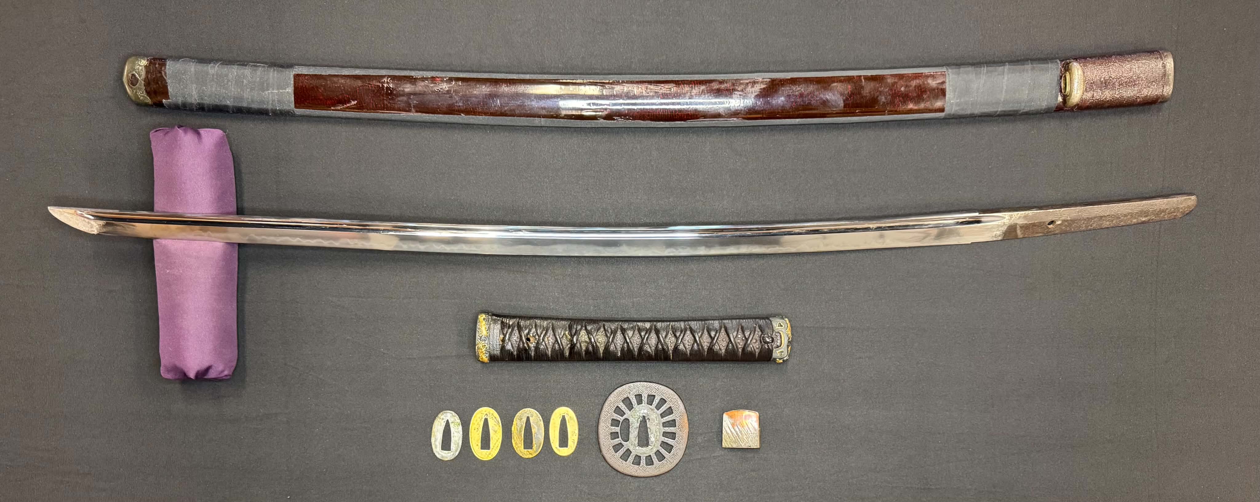 Katana - by Yokoyama Ueno Daijo Fujiwara Sukesada - Antique Nihonto Katana in Koshirae, signed Yokoyama Ueno Daijo Fujiwara Sukesada (Early Edo Period)