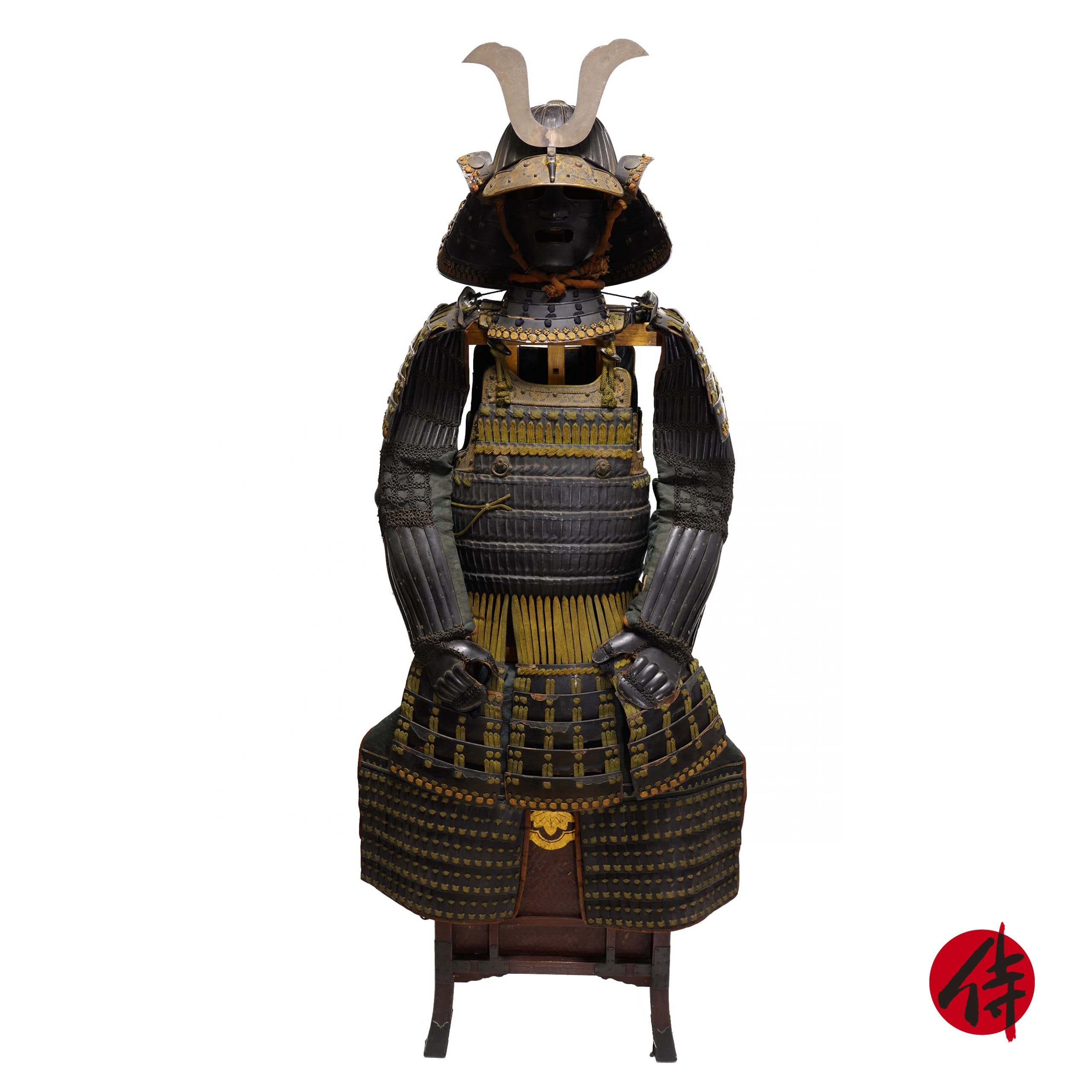 Antique Edo Period Iron Black Lacquered Samurai Armor (A-15)