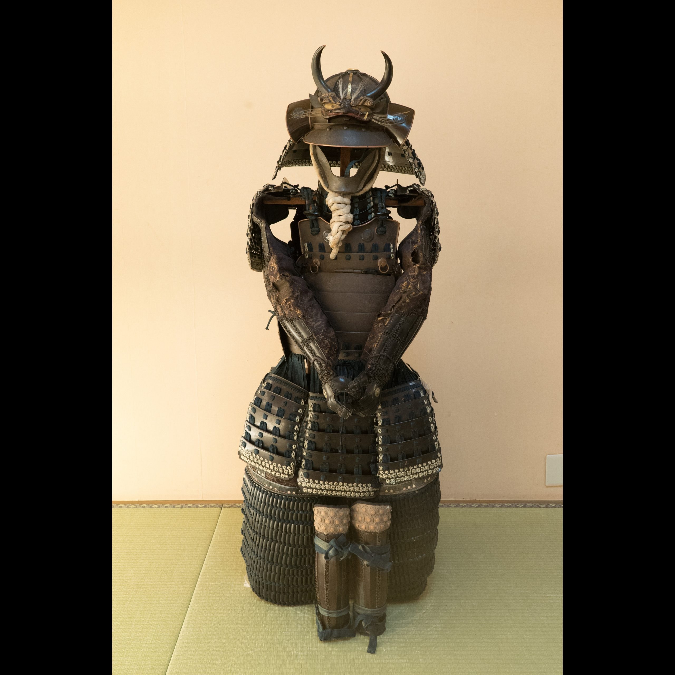 Antique Samurai Armor 錆地桶側五枚胴具足