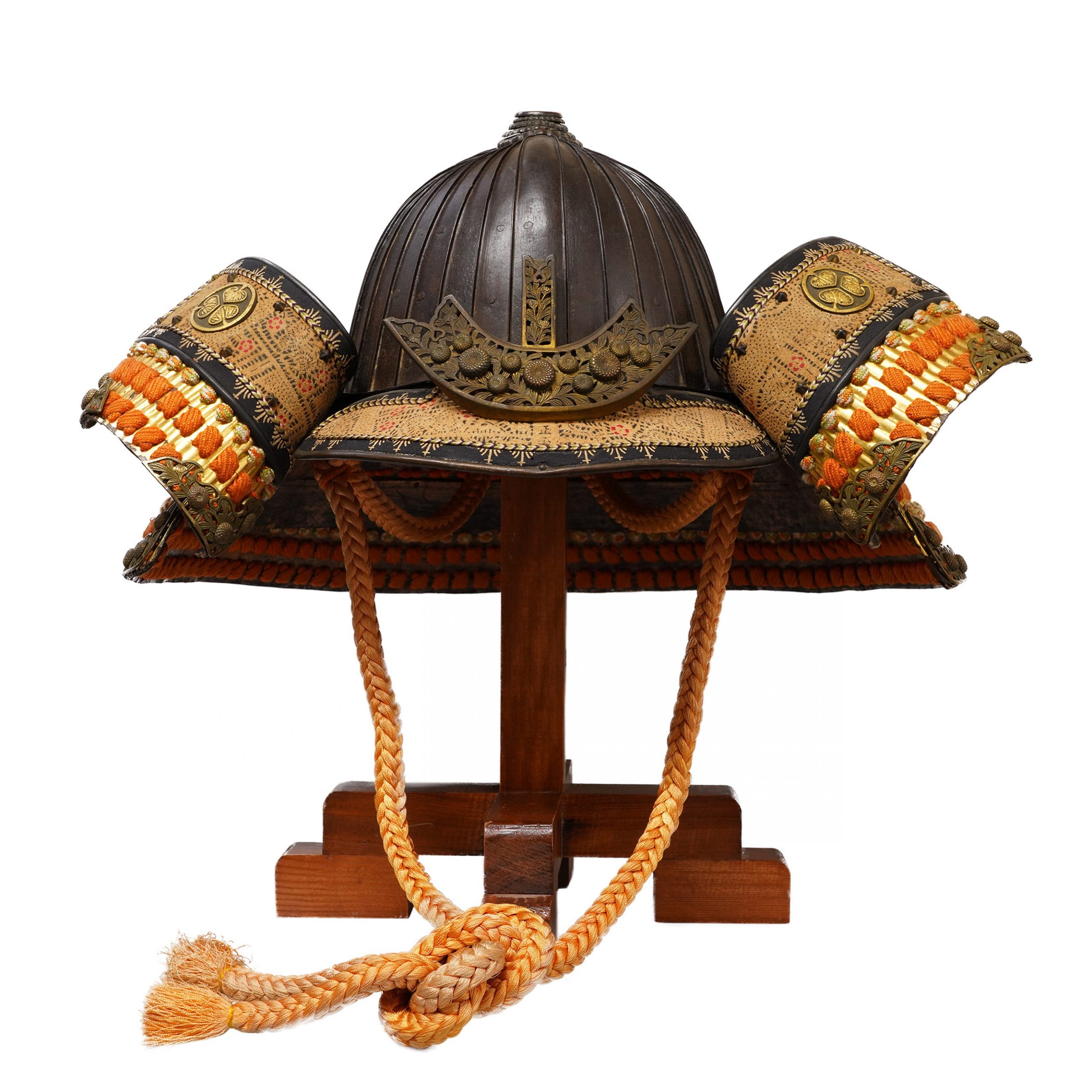 Early Edo Period Samurai Helmet Tetsusabiji Kabuto with Kicho Shiryo Certificate (KT-09)