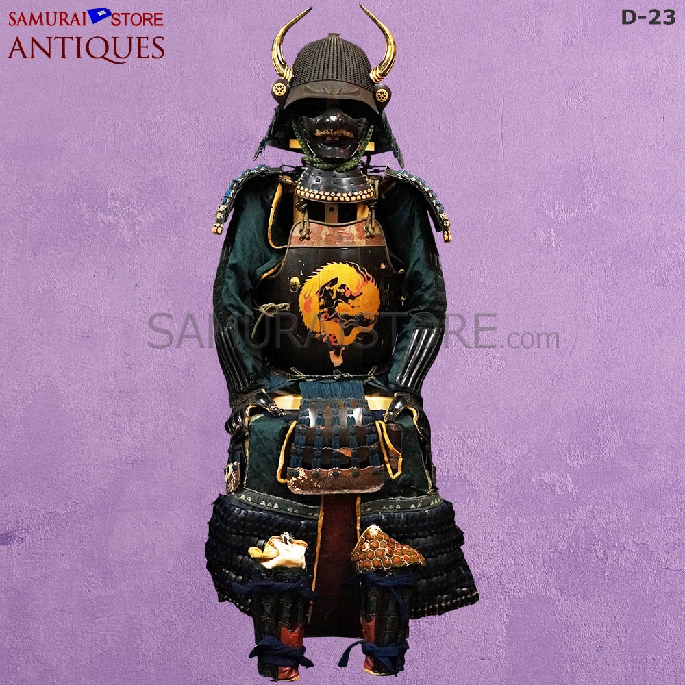 D-23 Antique suit of armor Edo period w/ great Maki-e finish on Cuirass