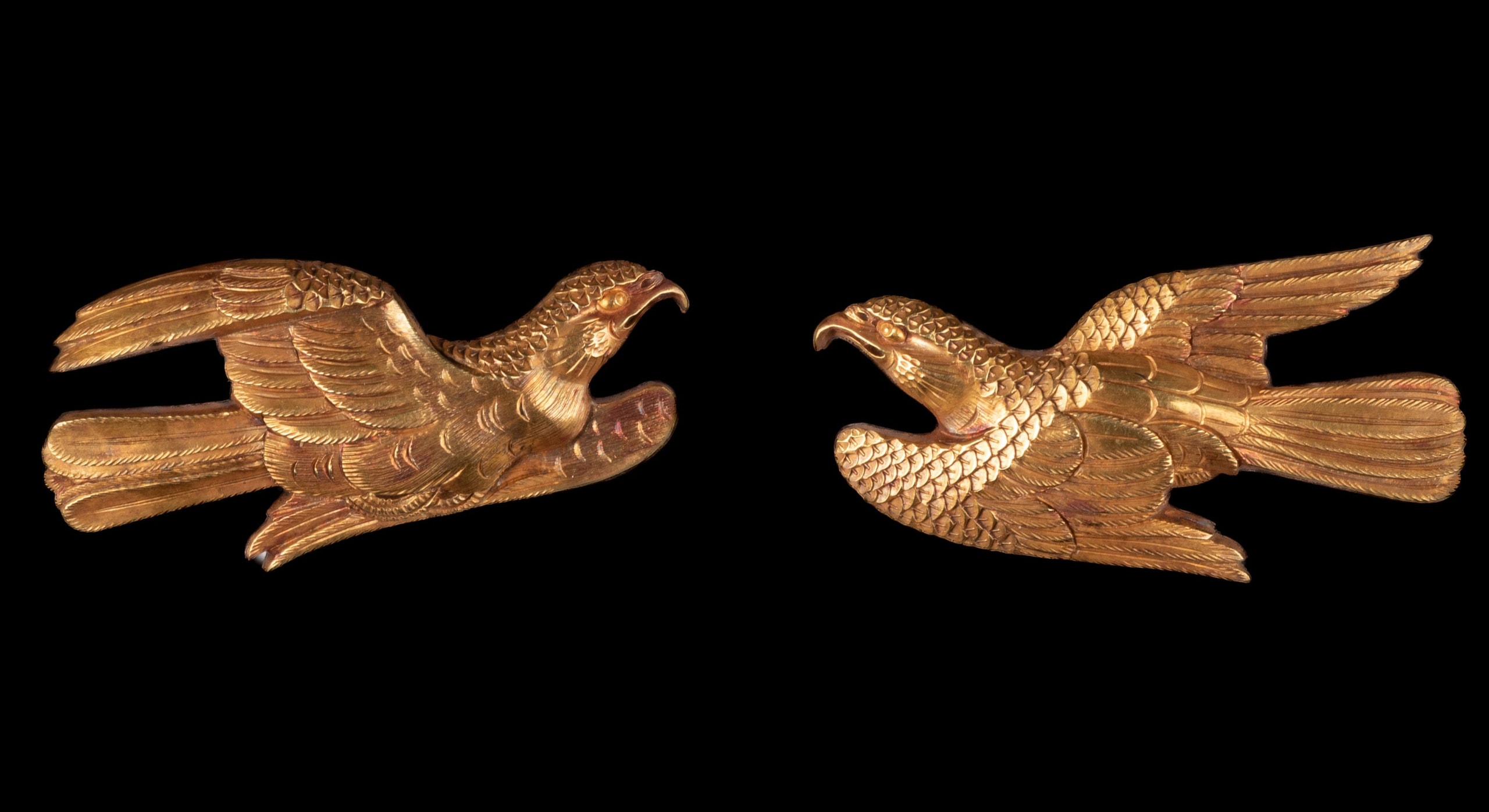 Solid gold menuki signed "Murakami Haruaki" with NBTHK Tokubetsu Hozon Tosogu. Bird of prey