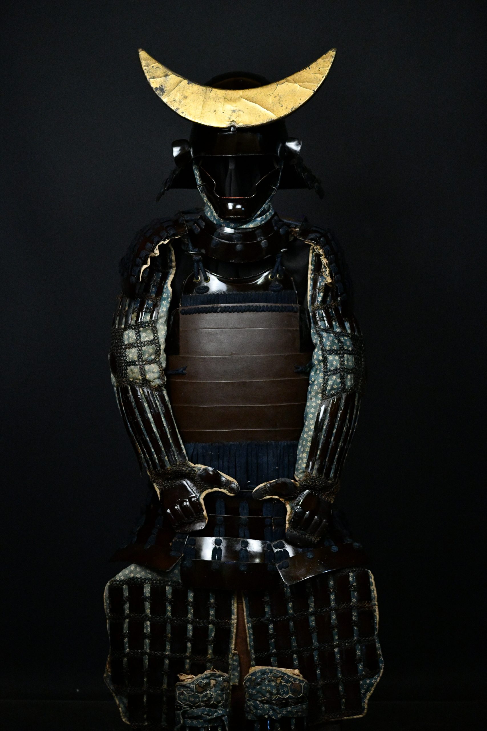 Armor - Gusoku with Crescent Moon Maedate