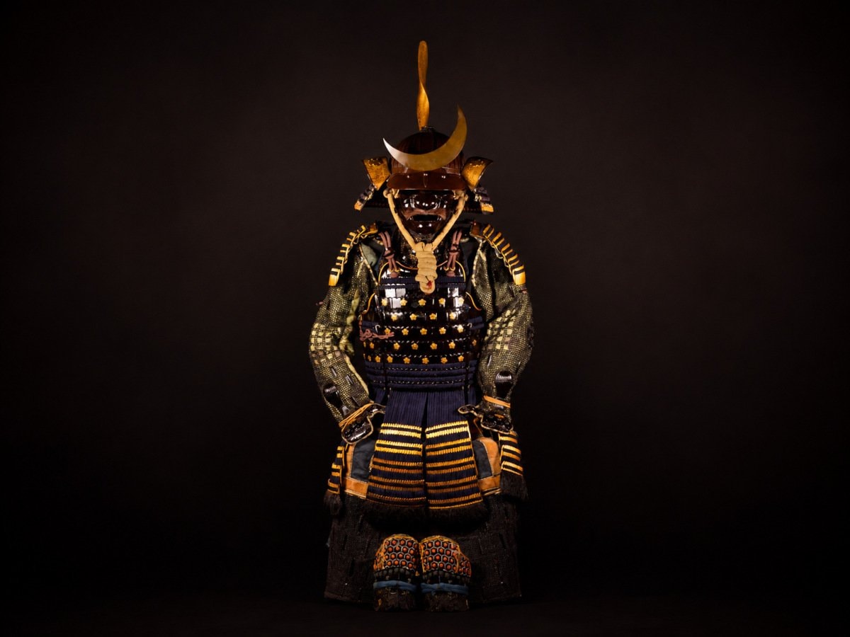 Samurai Armor (Gusoku) with Crescent-Moon Maedate and Tokugawa Mon - Edo Period