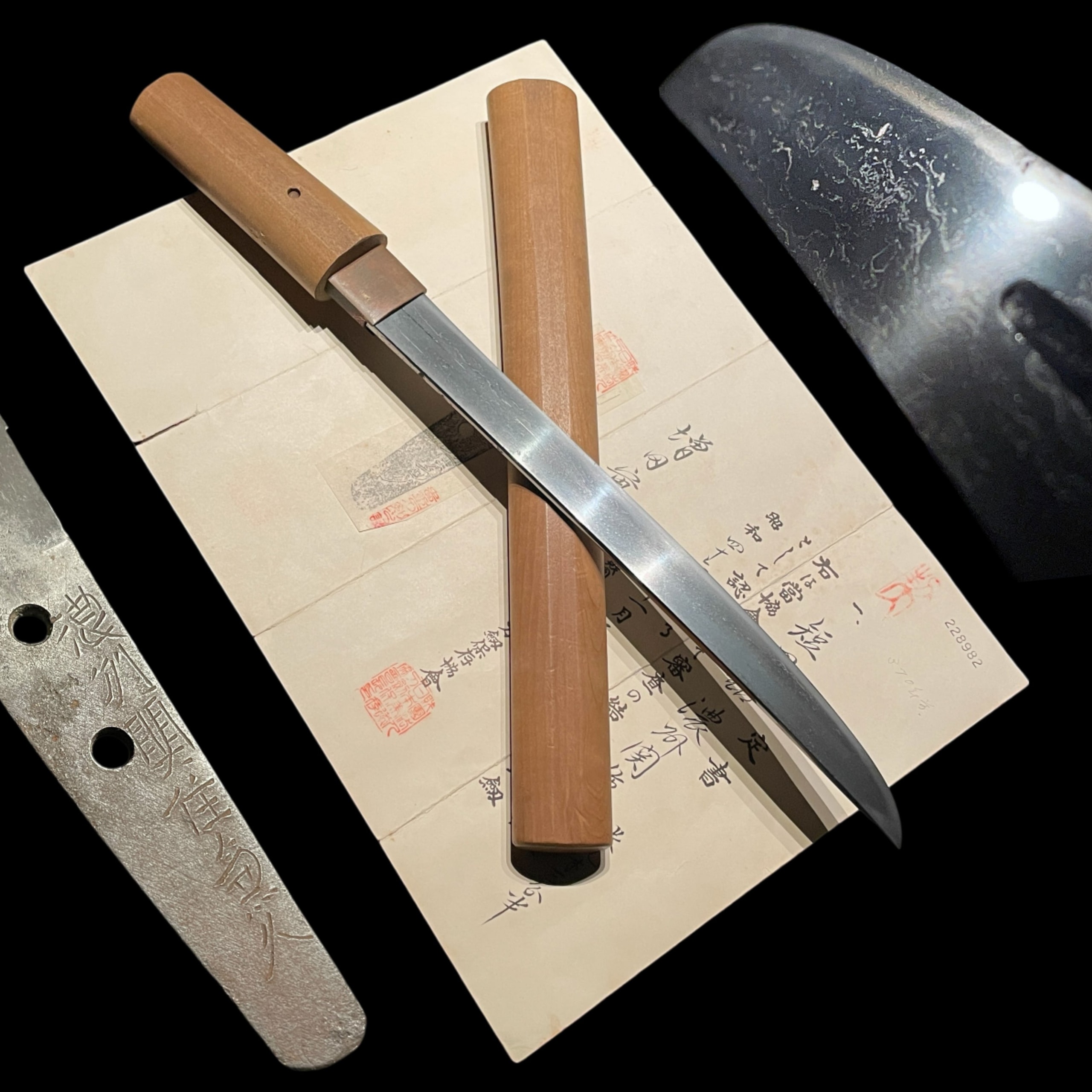 Tanto - by Seki School - Noshusekiju Kanehisa - Signed, Muromachi Period