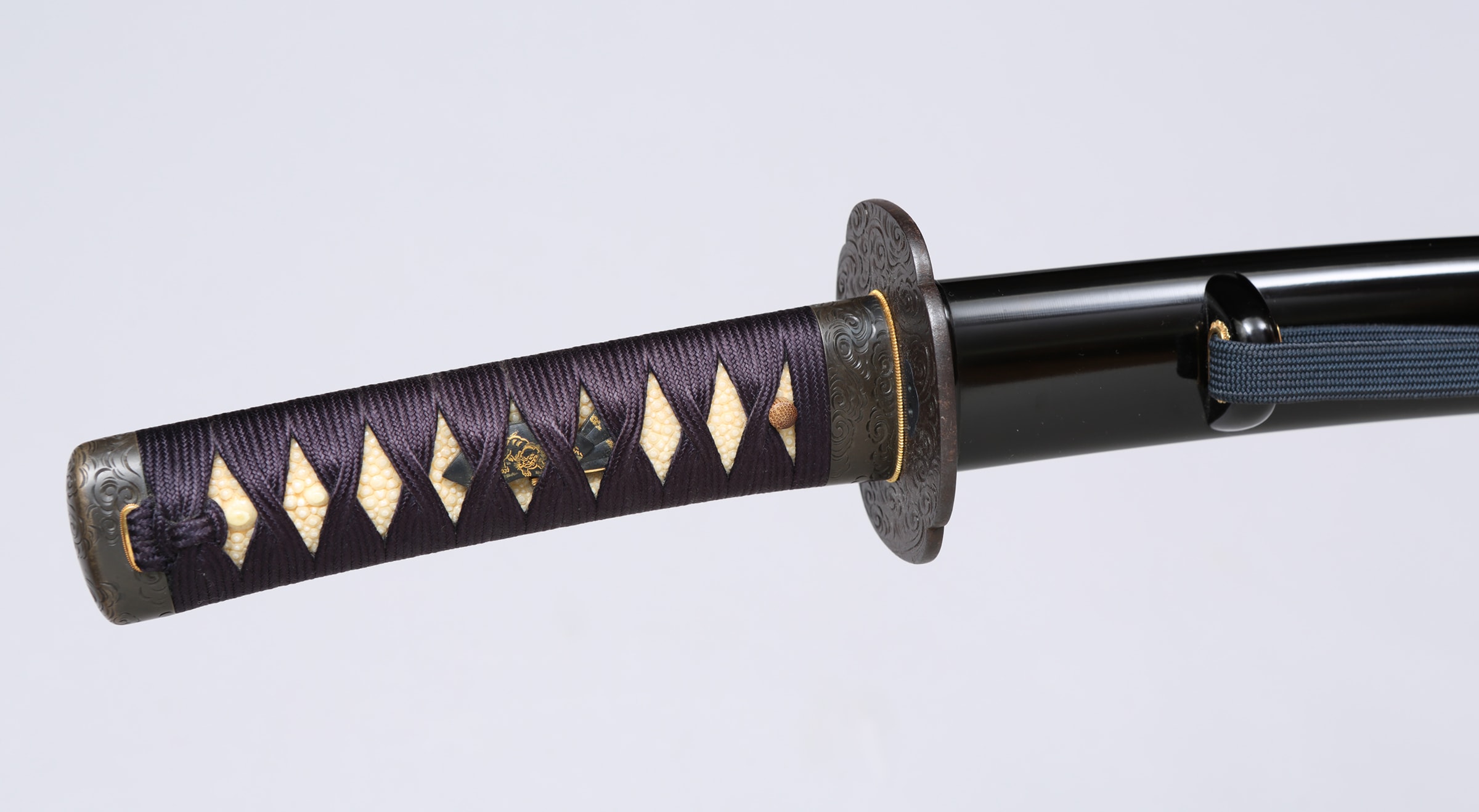 Tsuba - Hozon - by Hamano School - Wakizashi Koshirae with Tomiyuki Tsuba and Fuchi-Kashira, Black Lacquer Saya