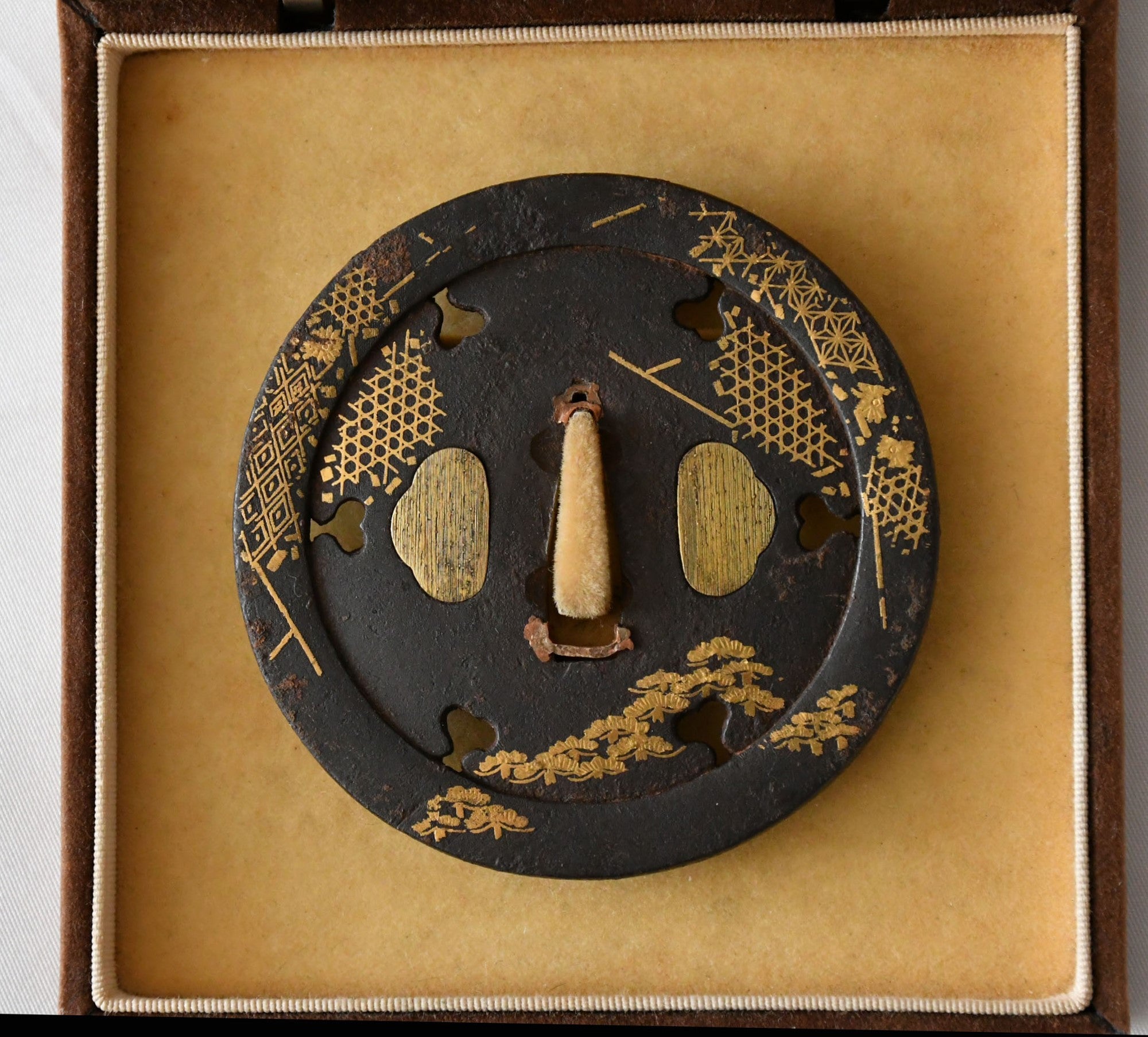 Tsuba - Tokuho - by Kyo-Shoami School - No signature, 6 quince fruits, Kyo Shoami, NBTHK Tokubetsu Hozon